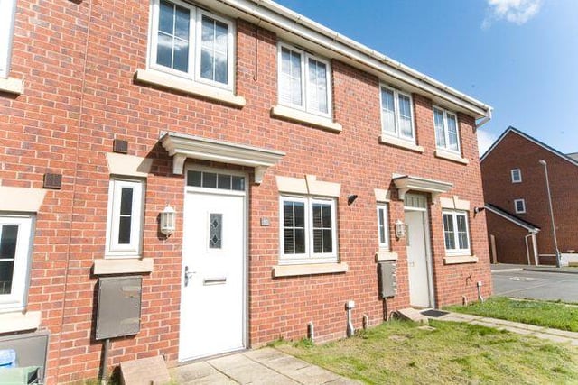 I Go Move/Zoopla have put this two-bedroom terraced house on the market for £87,500.