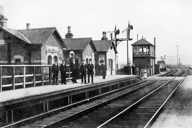 A station with a line that also served to transport coal from Langton and Bentinck collieries in Nottinghamshire.