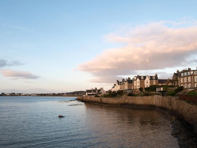 Ranked ninth on the list, at low tide, the beach at Elie Harbour Beach links to Earlsferry and gives almost a mile of uninterrupted golden sand (Photo: Shutterstock)