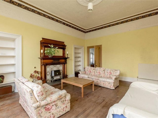 Sitting room.