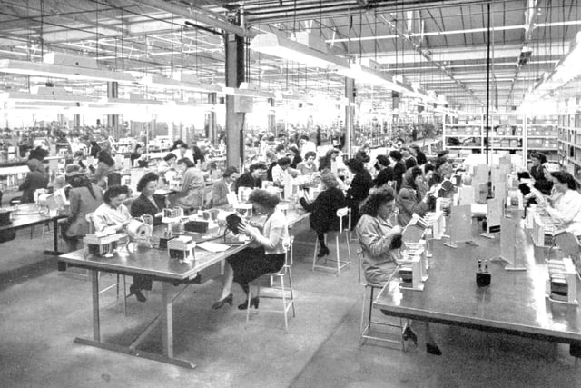 Workers at the Eddison Swan factory, 1950, Hendon. Photo: Bill Hawkins.