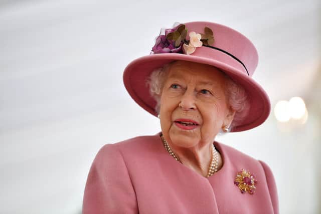 SALISBURY, ENGLAND - OCTOBER 15: Britain's Queen Elizabeth II  (Photo by Ben Stansall - WPA Pool/Getty Images)