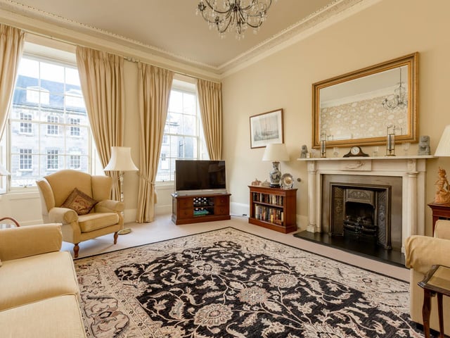 Principal bedroom / Drawing room.