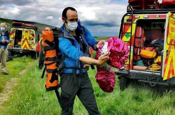 Rescue teams searched for a crashed paraglider – which turned out to be a popped balloon.