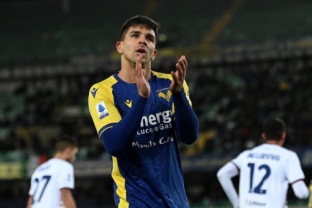Everton are reportedly considering a move for Cagliari striker Giovanni Simeone, who is impressing on loan with Hellas Verona. The 26-year-old has scored 11 goals in 15 Serie A matches this season. (Fichajes)