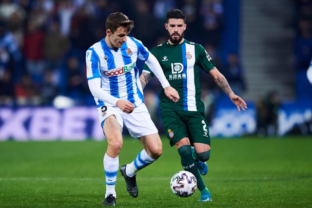 Huddersfield Town have snapped up 22-year-old defender Pipa from Espanyol. The right-back has been capped at youth level for Spain, and played Europa League football last season. (BBC Sport)
