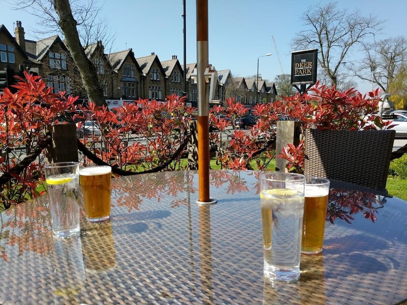 For a romantic retreat outside the city centre, many locals head to this Roundhay favourite. It is considered romantic for its cosy country pub warmth and a specialised Valentine’s menu that focuses on indulgent sharing dishes, making it a great spot for a quieter, suburban date night. ❤️ 688 Street Ln, Roundhay, Leeds LS8 2DQ