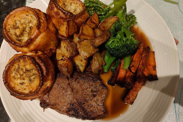 Does Amy Roebuck's home-cooked roast dinner make you feel hungry? It looks yummy!