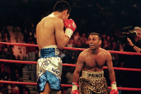 Naseem Hamed v Marco Antonio Barerra. Credit: Al Bello/Allsport