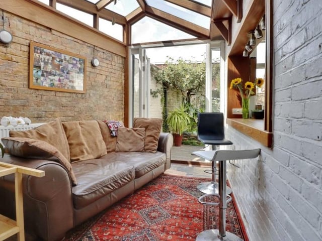 This 4-bedroom end-of-terrace house is up for £650,000. View it here: https://bit.ly/3fOnsfM