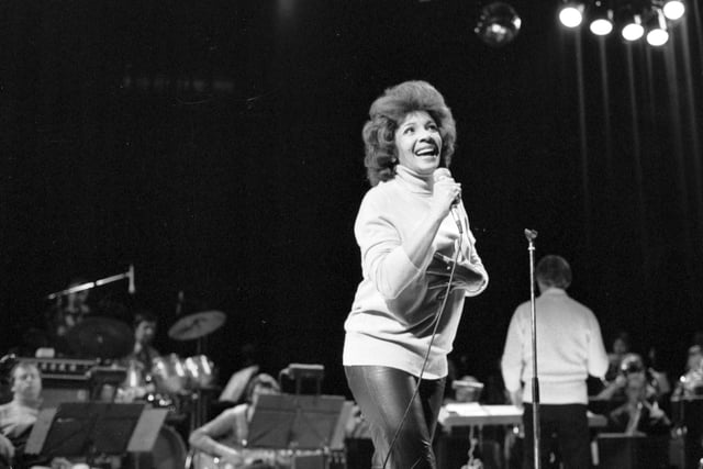 Singer Shirley Bassey in rehearsal at the Playhouse theatre in Edinburgh, November 1980.