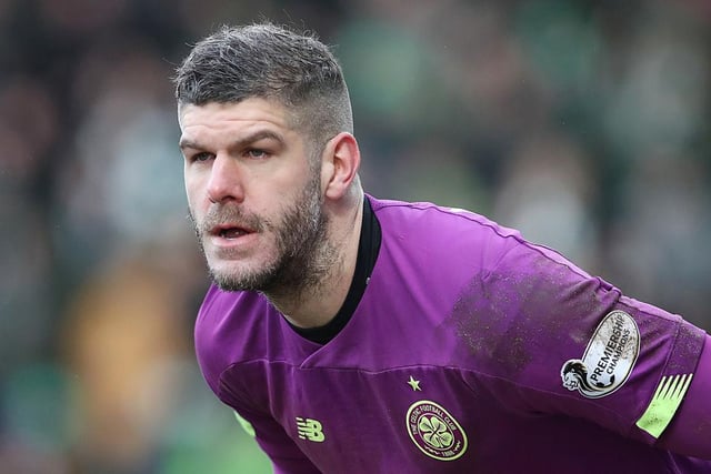 Former striker Noel Whelan wants Leeds to sign Southampton goalkeeper Fraser Forster because of his wealth of experience. (Football Insider)