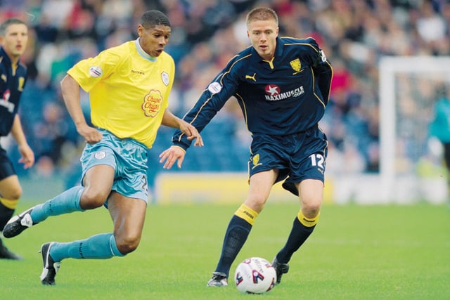 Ex-Sheffield Wednesday star Carlton Palmer has hit out at modern day footballers, suggesting many are overpaid, too comfortable, and not giving fans value for money with their performances. (The Star)