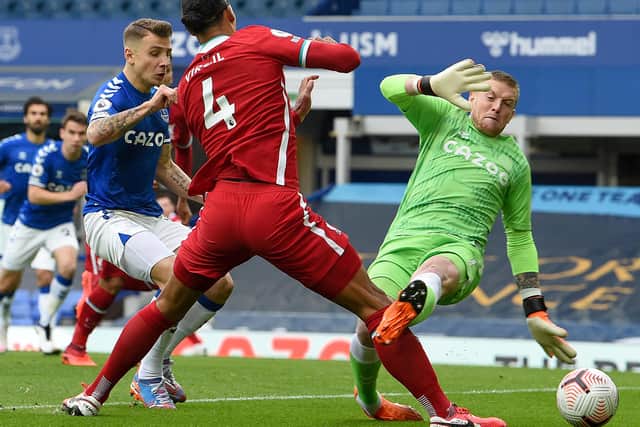 Jordan Pickford takes out Virgil van Dijk