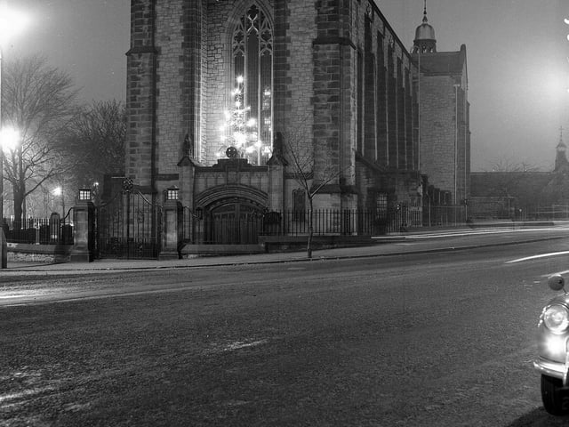 A Christmas tree outside the Reid Memorial Church, on Blackford Avenue, in December 1963.