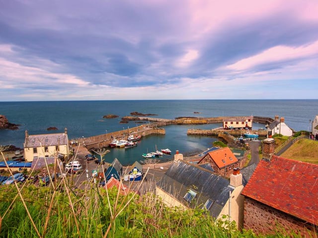 This small fishing village on the southeastern coast, takes its name from a rocky promontory located to the north of the village. Today its crystal clear waters are popular with scuba divers.