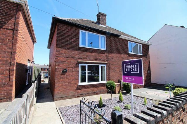 Viewed 1963 times in last 30 days. This two bedroom house has parking to the rear and is modern throughout. Marketed by Purplebricks, 024 7511 8874.