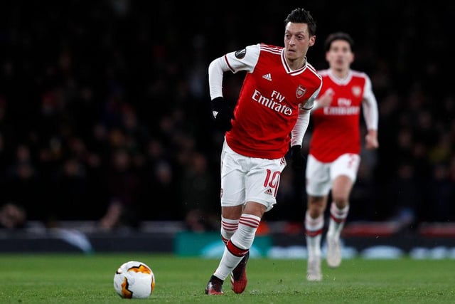 Arsenal midfielder Mesut Ozil is targeting a move to the USA or Turkey, however he is determined to see out the final year of his contract first. (The Sun)