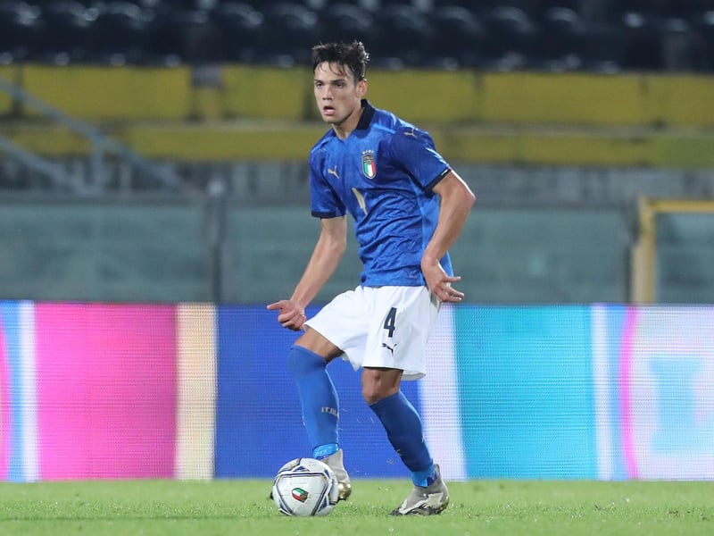 Leicester City and Arsenal have both been linked with Empoli starlet Samuele Ricci. The teenage star, who has been capped at U21 level for Italy, is set to be sold this summer as he moves into the final year of his contract. (Tuttomercato)