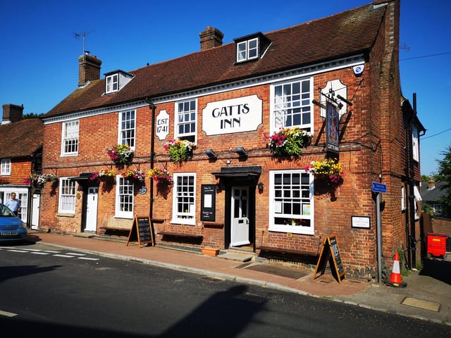In Rotherfield, the top two attractions you need to see are The Catts Inn, which is described as “a lovely little gem” of a pub, and Dewlands Manor Golf Course.
