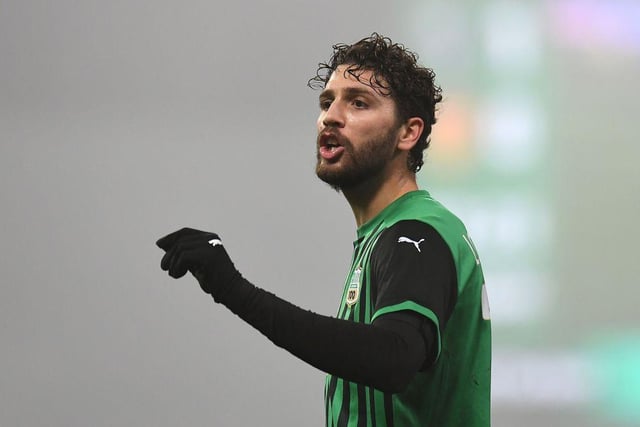 Manchester City have shortlisted Sassuolo midfielder Manuel Locatelli ahead of a potential summer move. His contract runs until 2023 and is expected to cost at least £30million. Juventus are also tracking him. (Daily Mail)