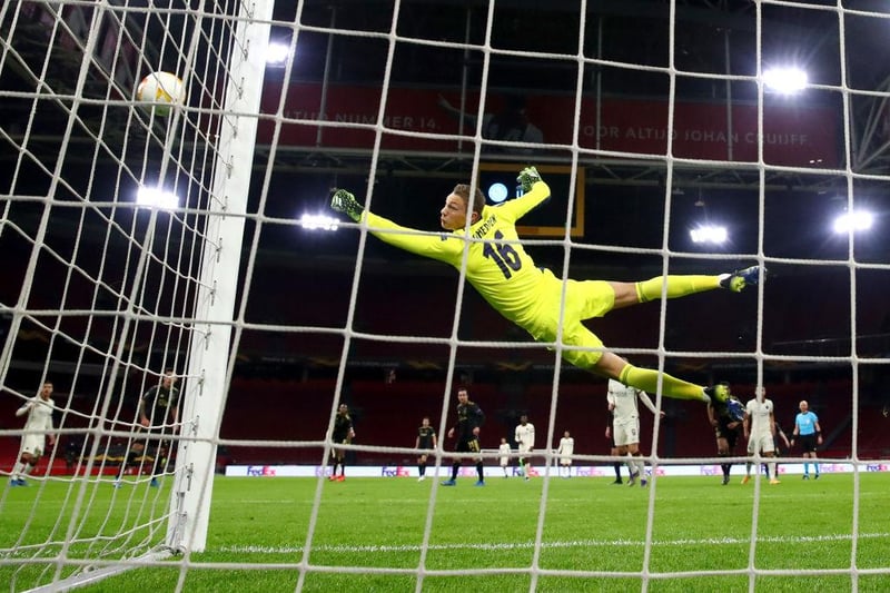 Brighton and Hove Albion are ‘negotiating’ with Ajax over a deal for young goalkeeper Kjell Scherpen. (Algemeen Dagblad)

 (Photo by Dean Mouhtaropoulos/Getty Images)