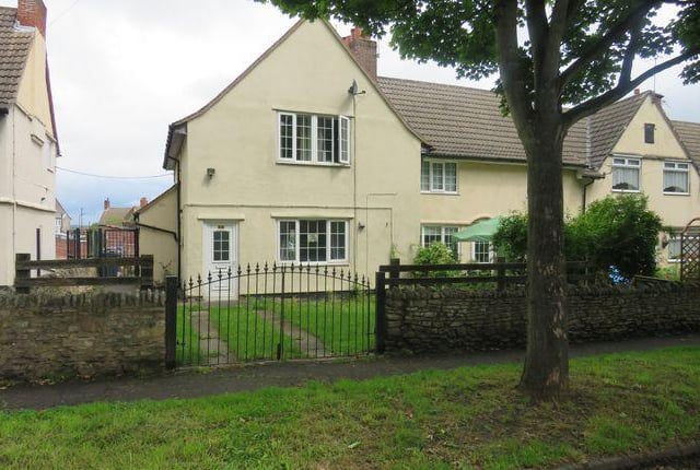 Viewed 1269 times in last 30 days, this three bedroom house has a garage. Marketed by William H Brown, 01302 378046.