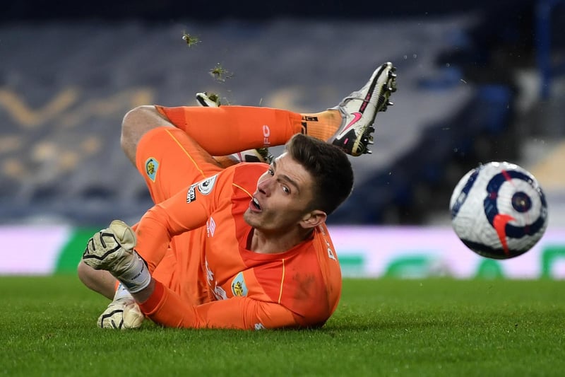 Manchester United have added Burnley keeper Nick Pope to their summer transfer list, although they could face competition from Tottenham for the 28-year-old England international. (Star on Sunday)