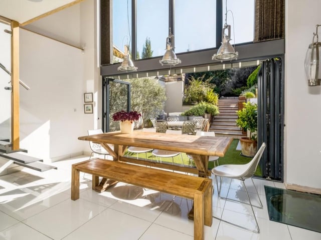 This 4-bedroom townhouse is up for £975,000. You can view it here: bit.ly/2Tck70u