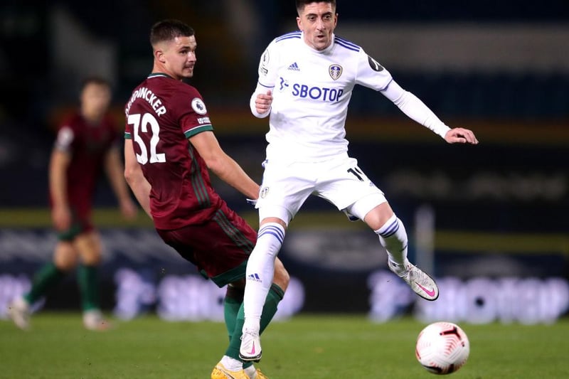 Former Leeds United striker Noel Whelan “expects three or four quality players” to arrive at Elland Road this summer, but believes Pablo Hernandez, Tyler Roberts and Gjanni Alioski could also leave the club. (Football Insider)