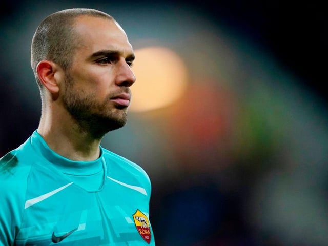 Tottenham, West Ham and Chelsea are interested in Roma goalkeeper Pau Lopez, who could be allowed to leave for around £36m. (Estadio Deportivo)