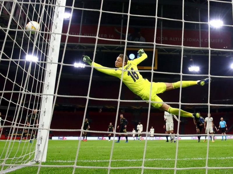 Brighton and Hove Albion are ‘negotiating’ with Ajax over a deal for young goalkeeper Kjell Scherpen. (Algemeen Dagblad)
(Photo by Dean Mouhtaropoulos/Getty Images)