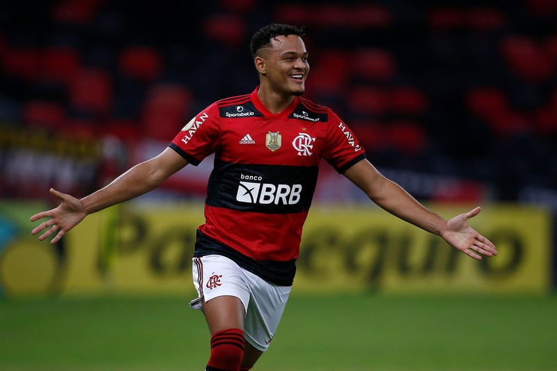 Fulham's pursuit of Flamengo striker Rodrigo Muniz looks to have taken a twist, with the club believed to have changed their initial offer of around £6.8 to £5m plus 50% of a future sale. The Brazilian side have been tipped to accept the new offer (Sport Witness)