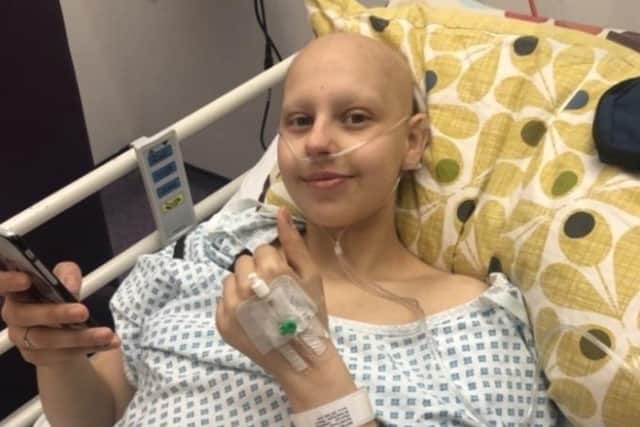 Sheffield RUFC's honorary vice-president Lulu Blundell, aged 18, who is battling cancer, will take part in the Great North 5K in aid of the Teenage Cancer Trust