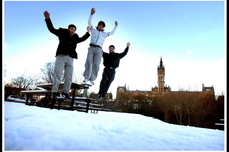 Students enjoying the snow in the shadow of Glasgow University in 2003.