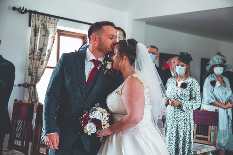 It's the lovely Terri Mari Ufton and James Ufton on their wedding day. And, don't they just look so lovely?