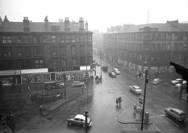 Today, the M8 cuts a deep canyon through the heart of Charing Cross, continuing north towards another barely-recognisable old junction, St George’s Cross.