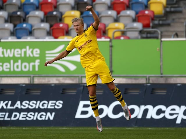 Sky Sports pundit Chris Kamara thinks Erling Haaland could be pushed towards a switch to Leeds United over Manchester United - following in his father’s footsteps. (Daily Express)