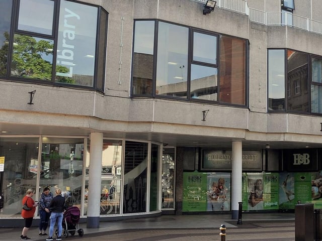Some 520,213 people visited Nottinghamshire’s libraries, with 1,310,264 items of stock borrowed and 14,009 new members signing up to use our services;