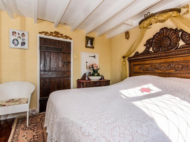 This room has fitted wardrobes.
