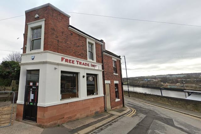 Thanks to its position overlooking the Tyne and the wide variety of drink options, reviewers gave Ouseburn's Free Trade Inn a 4.7 rating from 1,065 ratings.