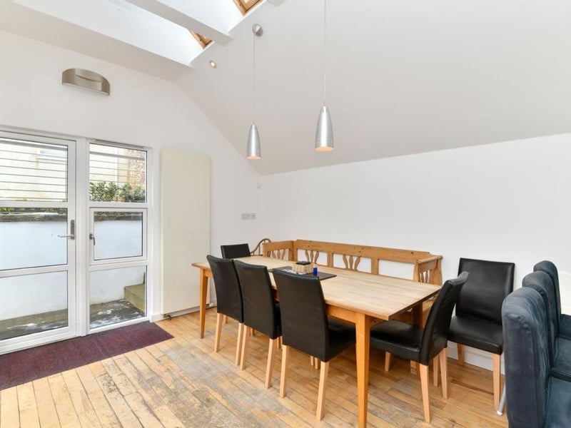 Dining room.
