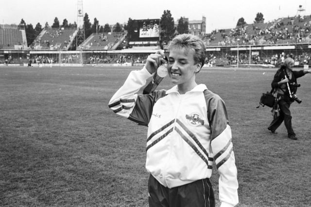 Liz McColgan (then known by her maiden name Liz Lynch) after winning a gold medal in the 10000m at the 1986 Commonwealth Games Edinburgh held at Meadowbank stadium, July 1986.