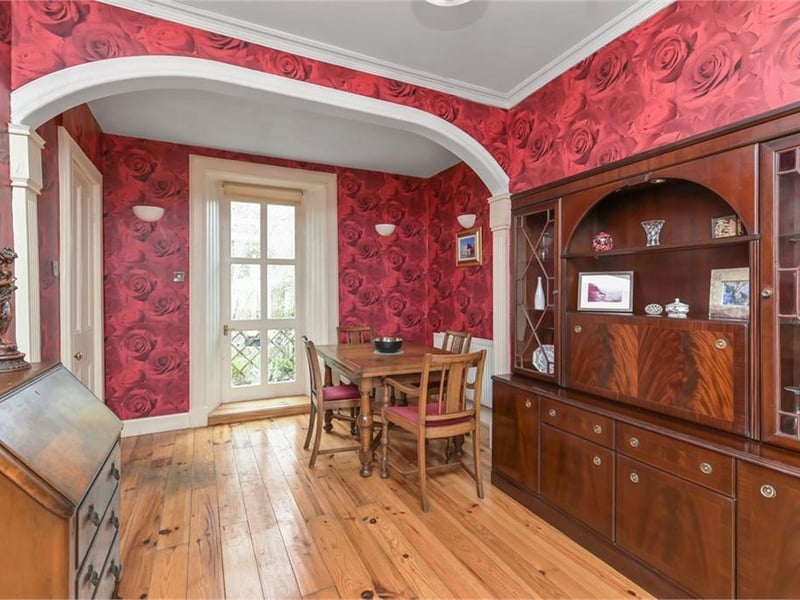 Dining room.