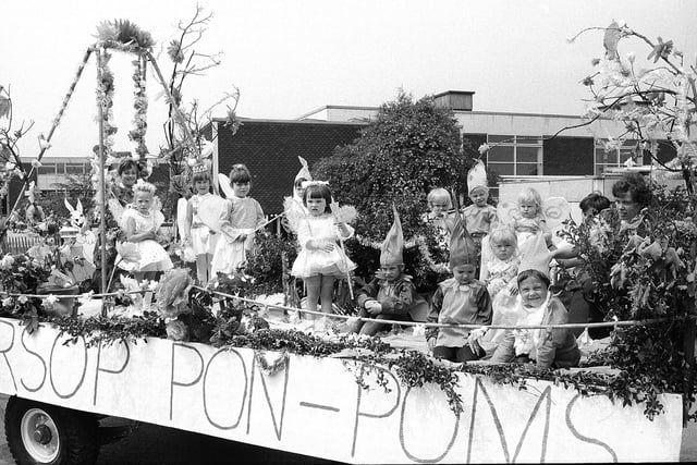Who were the Warsop Pon-Poms?