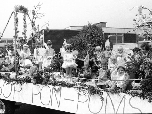 Who were the Warsop Pon-Poms?