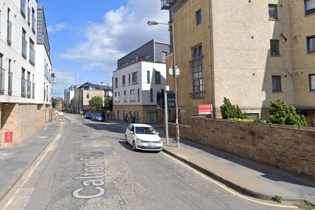 Between Old Tolbooth Wynd and Lochend Close. Road closed 8pm - 10pm Sunday 20/09/20 to remove site cabins. Temporary traffic lights from 21/09/20 for power connection. Road closed 8pm - 10pm Sunday 11/10/20 to reinstall site cabins.