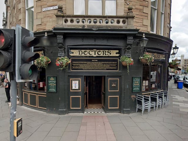 Doctors, at 32 Forrest Road, EH1 2QN, has a rating of 4.5 from 688 reviews.