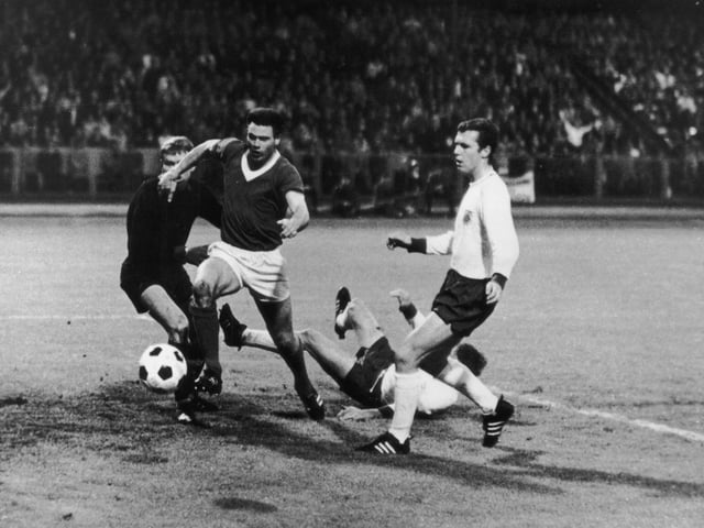 Bayern Munich beat Glasgow Rangers by one goal to nil in the European Cup Winners Cup at Nuremberg, 31st May 1967. (Photo by Keystone/Hulton Archive/Getty Images)