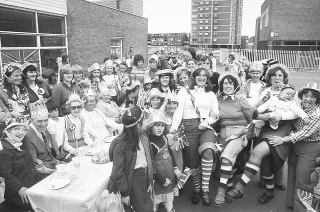 A Jubilee party at Randolph Close, Hendon but were you in the picture?